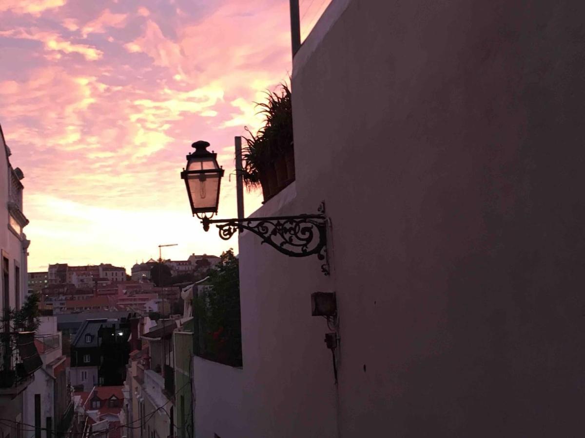 Cozy With Private Terrace Lissabon